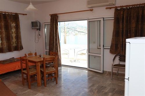 Cretasun Apartments Makrýgialos Екстериор снимка